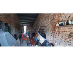 casa amplia , con 2 salidas a 2 calles y patio