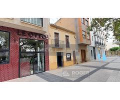estupenda casa solariega con puertas a las 2 calles , Paseo Perez Bayer y Santo