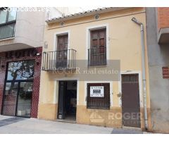 estupenda casa solariega con puertas a las 2 calles , Paseo Perez Bayer y Santo