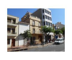 Casa amplia en centro del Pueblo de Benicasim