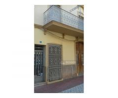 Casa amplia en centro del Pueblo de Benicasim