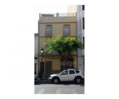 Casa amplia en centro del Pueblo de Benicasim