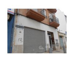 BAJO BIEN UBICADO, CERCA AVENIDA PRINCIPAL Y RODEADO DE COMERCIOS.