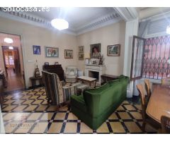 Magnifica Planta Baja Independiente en Casa Regia con jardín