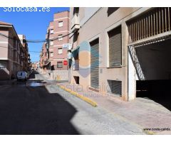 Plaza de garaje en San Isidro