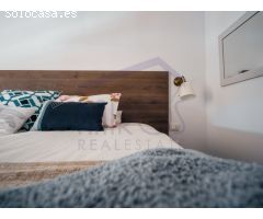 Ático de 2 dormitorios completamente reformado en Alquiler POR MESES en Los