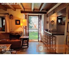 VENTA DE FANTASTICA CASA CON JARDIN DE GAROS.