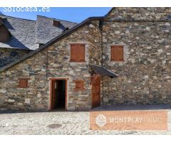 VENTA DE FANTASTICA CASA CON JARDIN DE GAROS.