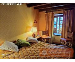 VENTA DE FANTASTICA CASA CON JARDIN DE GAROS.