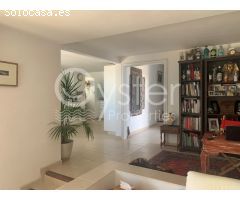 Bungalow de Lujo Reformado en El Porís con Piscina Climatizada, Apartamento
