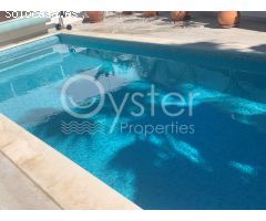 Bungalow de Lujo Reformado en El Porís con Piscina Climatizada, Apartamento