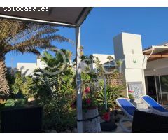 Bungalow de Lujo Reformado en El Porís con Piscina Climatizada, Apartamento