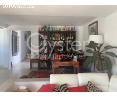 Bungalow de Lujo Reformado en El Porís con Piscina Climatizada, Apartamento