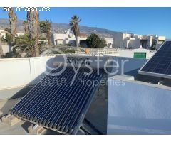 Bungalow de Lujo Reformado en El Porís con Piscina Climatizada, Apartamento