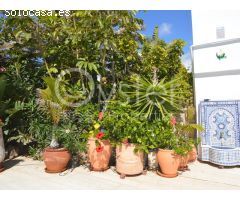 Bungalow de Lujo Reformado en El Porís con Piscina Climatizada, Apartamento