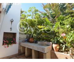 Bungalow de Lujo Reformado en El Porís con Piscina Climatizada, Apartamento