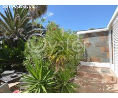 Bungalow de Lujo Reformado en El Porís con Piscina Climatizada, Apartamento