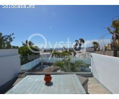Bungalow de Lujo Reformado en El Porís con Piscina Climatizada, Apartamento