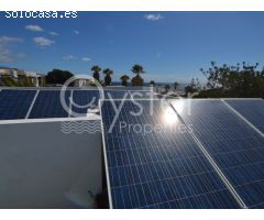 Bungalow de Lujo Reformado en El Porís con Piscina Climatizada, Apartamento