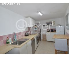 Bungalow de Lujo Reformado en El Porís con Piscina Climatizada, Apartamento