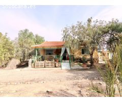 CASA DE CAMPO CON AMPLIO TERRENO