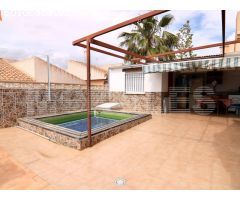 PAREADO CON PISCINA EN EL ALAMILLO