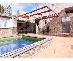 PAREADO CON PISCINA EN EL ALAMILLO