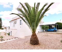 VILLA DE 660M EN CAMPOSOL