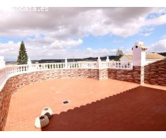 VILLA DE 660M EN CAMPOSOL