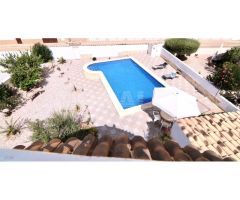 VILLA DE 660M EN CAMPOSOL