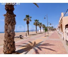 CASA EN PLANTA BAJA MAS EDIF DE 4 APARTAMENTO EN PRIMERA LINEA DE MAR