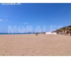 CASA EN PLANTA BAJA MAS EDIF DE 4 APARTAMENTO EN PRIMERA LINEA DE MAR