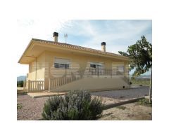 FINCA DE 3 DORMITORIOS 28.000m2 REF 1101