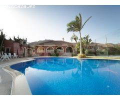 CHALET EN ISLA PLANA CON PISCINA Y PISTA DE TENIS REF 902