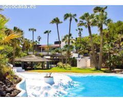 Una exclusiva VILLA en la primera línea del Mar en la zona del Golf del Sur