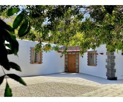 Una exclusiva VILLA en la primera línea del Mar en la zona del Golf del Sur