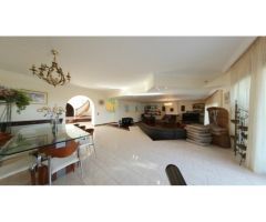 Una exclusiva VILLA en la primera línea del Mar en la zona del Golf del Sur