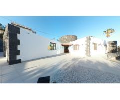 Una exclusiva VILLA en la primera línea del Mar en la zona del Golf del Sur