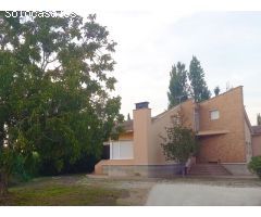 GRAN CHALET INDEPENDIENTE CON GRAN FINCA EN VENTA - BINEFAR