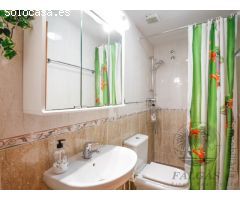 Apartamento reformado con terraza + garaje en primera línea de mar