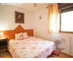 Apartamento reformado con terraza + garaje en primera línea de mar