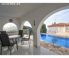 Casa dividida en dos apartamentos con vistas espectaculares sobre el mar y la