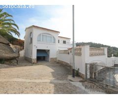 Casa dividida en dos apartamentos con vistas espectaculares sobre el mar y la