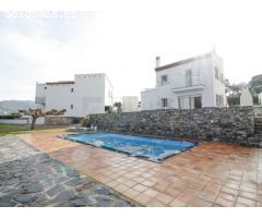 Chalet en primera línea de mar con piscina y garaje enPort de la Selva