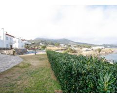 Chalet en primera línea de mar con piscina y garaje enPort de la Selva