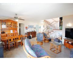 Chalet en primera línea de mar con piscina y garaje enPort de la Selva