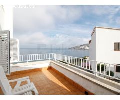 Chalet en primera línea de mar con piscina y garaje enPort de la Selva