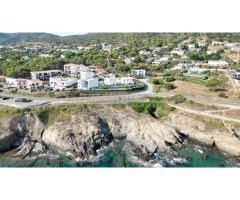 Chalet en primera línea de mar con piscina y garaje enPort de la Selva