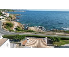 Chalet en primera línea de mar con piscina y garaje enPort de la Selva