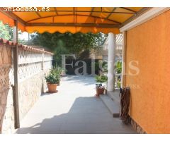 Encantadora casa con piscina privada, a un paseo de la playa
